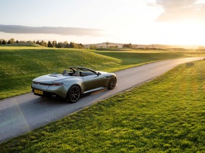 ASTON MARTIN DB12 VOLANTE GEWINNT PRESTIGETRÄCHTIGEN  „BEST CARS 2025“ AWARD