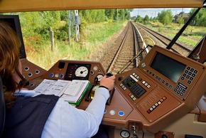 Die Deutsche Bahn stellt für Journalisten eine Auswahl an honorarfreien Pressebildern zur Verfügung. (FOTO)