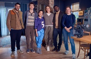 ZDFneo: neoriginal: Drehstart für ZDFneo-Comedyserie "Framily First"