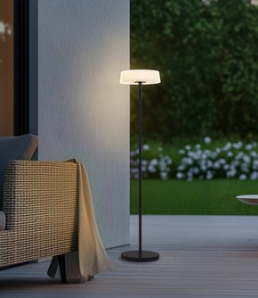 Gartenflair mit Solar: Lampenwelt.de präsentiert stromunabhängige Outdoorleuchten