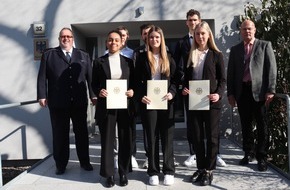 Hauptzollamt Lörrach: HZA-LÖ: Berufseinsteiger beim Hauptzollamt Lörrach Jetzt Karriere beim ZOLL mit einem dualen Studium starten!