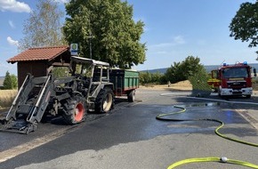 Polizeidirektion Trier: POL-PDTR: In Brand geratener Traktor auf der L 143