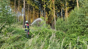 FW-AR: Interkommunale Waldbrandübung der Feuerwehren Ense und Arnsberg