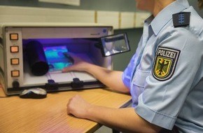 Bundespolizeidirektion Flughafen Frankfurt am Main: BPOLD FRA: Mit falschem dänischen Pass nach Kanada - Bundespolizei verhindert Ausreise