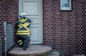 Freiwillige Feuerwehr Hünxe: FW Hünxe: Gestürzte Person in verschlossener Wohnung