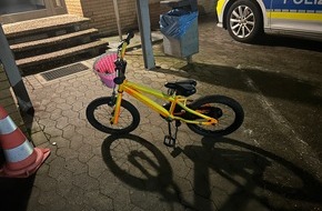 Polizeiinspektion Rotenburg: POL-ROW: ++ Opel kollidiert mit Stein - 51-jährige Frau verletzt ++ Polizei schnappt Fahrraddiebe ++ Buntes Kinderrad wartet bei der Polizei auf kleinen Besitzer ++ Werkzeug aus Transporter gestohlen ++