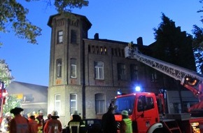 Polizeiinspektion Hameln-Pyrmont/Holzminden: POL-HOL: Holzmnden - Bahnhofstraße: Bei Wohnungsbrand kommt 79jährige Bewohnerin ums Leben -Zwei weitere Personen mit Rauchgasvergiftungen im Krankenhaus -