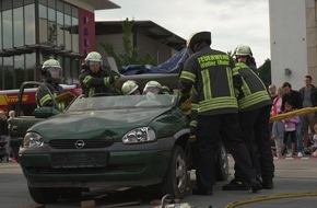 Feuerwehr Wetter (Ruhr): FW-EN: Wetter - Verkehrsunfall auf Bahnhofsvorplatz
