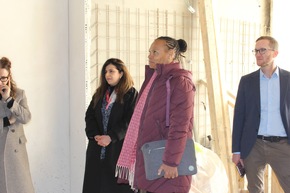 DEZA-Direktorin Patricia Danzi besucht das Kinderspital Bethlehem