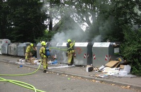 Polizei Mettmann: POL-ME: Altpapiercontainer in Brand gesetzt - die Polizei ermittelt - Ratingen - 2006084