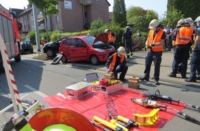 Feuerwehr Essen: FW-E: Eine verletzte Person nach Verkehrsunfall