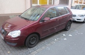 Polizei Hagen: POL-HA: Teller fallen aus Fenster - VW beschädigt