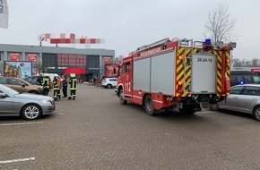 Freiwillige Feuerwehr Gemeinde Schiffdorf: FFW Schiffdorf: Betriebsstoffe sorgen für vermeintlichen Fahrzeugbrand