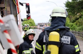 Freiwillige Feuerwehr Hambühren: FW Hambühren: Gasleitung bei Erdarbeiten beschädigt / Feuerwehr sichert Gefahrenstelle