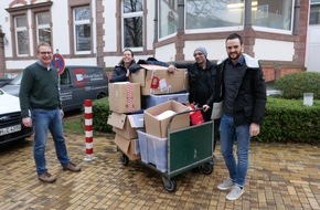 east Hotel und Restaurant GmbH: Gelebte Stadtteilliebe - das east tritt dem Verein "Lebendiges Kulturerbe St. Pauli e. V." bei und unterstützt das "CaFée mit Herz" mit einer Kleiderspende für Obdachlose auf St. Pauli