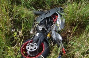 Polizeiinspektion Cuxhaven: POL-CUX: Motorradfahrer bei Unfall schwer verletzt (Lichtbild in der Anlage)