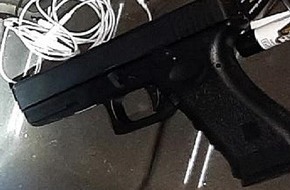 Bundespolizeidirektion Sankt Augustin: BPOL NRW: Softairpistole ohne Prüfzeichen von Bundespolizei beschlagnahmt - kaum von echter Pistole zu unterscheiden