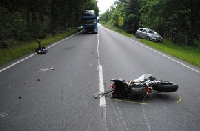 Polizeiinspektion Nienburg / Schaumburg: POL-NI: Verkehrsunfall mit 2 schwerverletzten Motorradfahrern