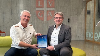 European AI Watch Association: KI-Pionier Marnus Flatz gewinnt European AI Discovery Award für Durchbruch mit polymorphem Gedächtnis