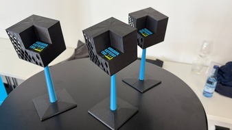 Modulare Holzbausteine, ein Wassermanagementkonzept und ein Assistenzsystem für Bagger gewinnen Innovationspreis „Building Outside The Box“ 2025