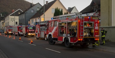 Feuerwehr Lennestadt: FW-OE: Verteilerdose löst Schwelbrand im Dachstuhl aus