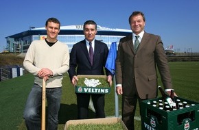 Brauerei C. & A. VELTINS GmbH & Co. KG: Königsblaue Knappen ringen um 12.000 Parzellen des heiligen Schalker Rasens