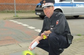 Polizeiinspektion Nienburg / Schaumburg: POL-NI: "Vor dem ABC : Schulweg üben!" - Schulanfänger sind auch Verkehrsanfänger  -Bild im Download-