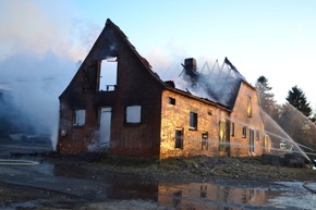 POL-STD: Wohnhaus in Mulsum ausgebrannt