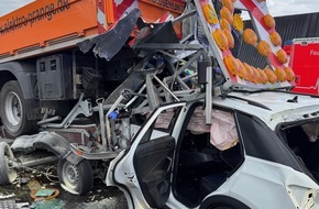 Feuerwehr Gelsenkirchen: FW-GE: Schwerer Verkehrsunfall auf BAB2