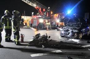 Kreispolizeibehörde Viersen: POL-VIE: Willich-Schiefbahn: Fehler beim Abbiegen: Motorradfahrer bei Unfall schwer verletzt