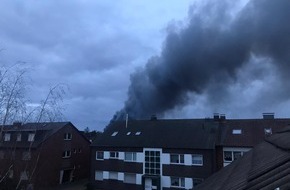 Feuerwehr Recklinghausen: FW-RE: Feuerwehr Recklinghausen unterstützt die Berufsfeuerwehr Herten bei Großbrand