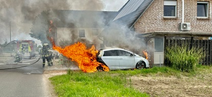 FFW Gemeinde Schwalmtal: FFW Schwalmtal: Feuerwehr verhindert Übergreifen der Flammen