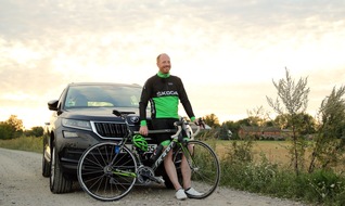 Skoda Auto Deutschland GmbH: Schauspieler Johann von Bülow geht im SKODA Veloteam beim Jedermann-Rennen in Erfurt an den Start