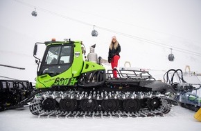 Andermatt Swiss Alps AG: Medienmitteilung | Die SkiArena Andermatt-Sedrun weiht ihren ersten grünen Pistenbully mit Skifahrerin Aline Danioth ein
