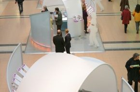 Roche Pharma AG: Informationstour "Dem Darmkrebs auf der Spur" / Bundesweite Aufklärungskampagne startet am 17. Januar 2007