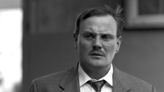 ZDF: Devid Striesow mit Deutschem Schauspielerpreis geehrt / Auszeichnung für Koproduktion des ZDF/ Das kleine Fernsehspiel "Wir sind jung. Wir sind stark." (FOTO)
