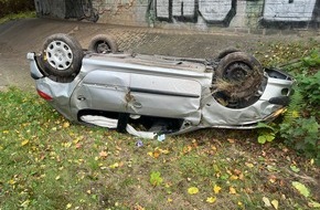 Polizeiinspektion Nienburg / Schaumburg: POL-NI: Pkw bleibt nach Verkehrsunfall auf dem Dach liegen