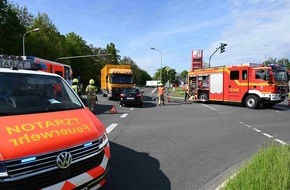 Feuerwehr Pulheim: FW Pulheim: Verkehrsunfall mit Verletzten in Pulheim-Brauweiler