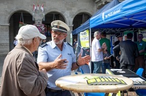 Kreispolizeibehörde Rhein-Kreis Neuss: POL-NE: Fahrsimulator macht Rausch am Steuer "erfahrbar" - Aktion: sicher-mobil-leben am 05. Mai in der Neusser Innenstadt