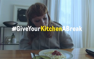 #GiveYourKitchenABreak: METRO/MAKRO encourages people all over the world to order Christmas menu at a restaurant nearby