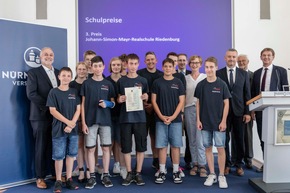 25 Jahre Landeswettbewerb Mathematik in Bayern: 8 Schulen und 13 herausragende Schüler ausgezeichnet