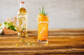 Almdudler Limonade A.& S. Klein GmbH & Co KG: Almsmash und Cold Brew Dudler: Almdudler Mischen Possible sorgt für Abwechslung im Cocktailglas