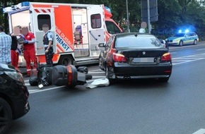 Polizei Duisburg: POL-DU: Hochemmerich: Zusammenstoß zwischen Pkw und Motorroller - ein Verletzter