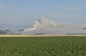 Freiwillige Feuerwehr Uedem: FW Uedem: Abschlussbericht: Gro&szlig;brand einer landwirtschaftlichen Halle