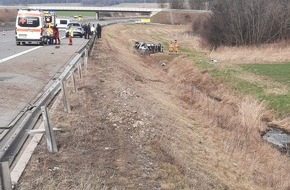 Autobahnpolizeiinspektion: API-TH: A9 - Reifenplatzer führt zu schwerem Verkehrsunfall