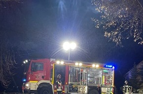 Feuerwehr Kirchhundem : FW-OE: Turbulenter Start in die Weihnachtszeit für die Feuerwehren in Kirchhundem.