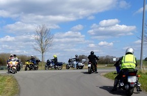 Polizeipräsidium Trier: POL-PPTR: 4. Eifeler Motorradsymposium bei gutem Wetter