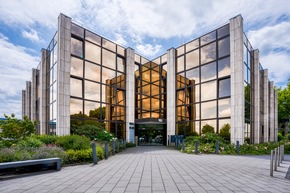 FitX präsentiert renoviertes Headquarter in Essen: Moderne Arbeitswelten auf drei Etagen