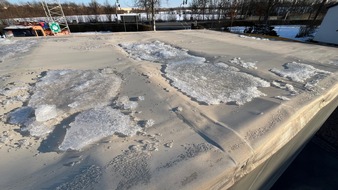 Polizeiinspektion Hildesheim: POL-HI: Mehrere Verkehrsunf&auml;lle auf der BAB 7 durch Eisplatten