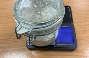 Bundespolizeidirektion Sankt Augustin: BPOL NRW: Bundespolizisten stellen Essener mit Amphetamin-Glas